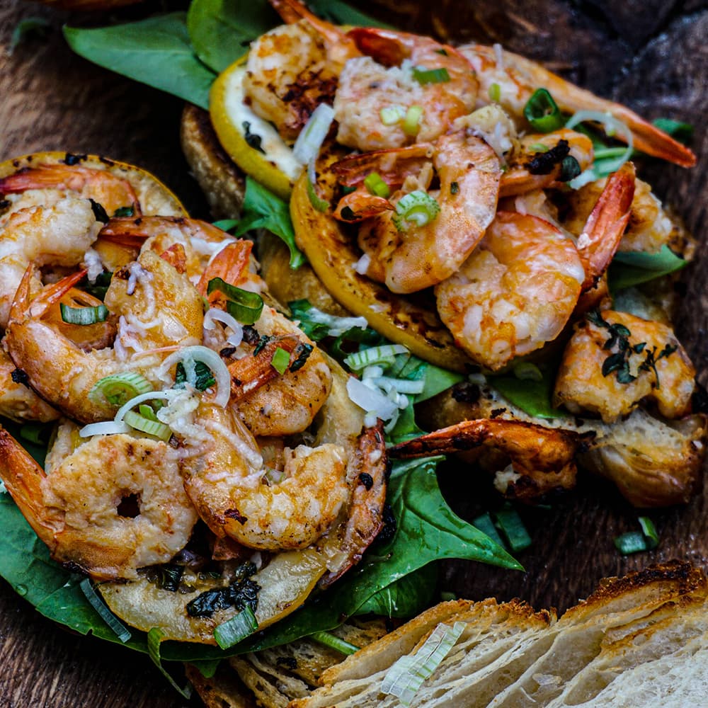 grillezett garnélás croissant szendvics weber grill recept