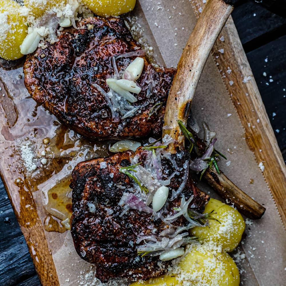 borjú tomahawk grillezése weber grill recept