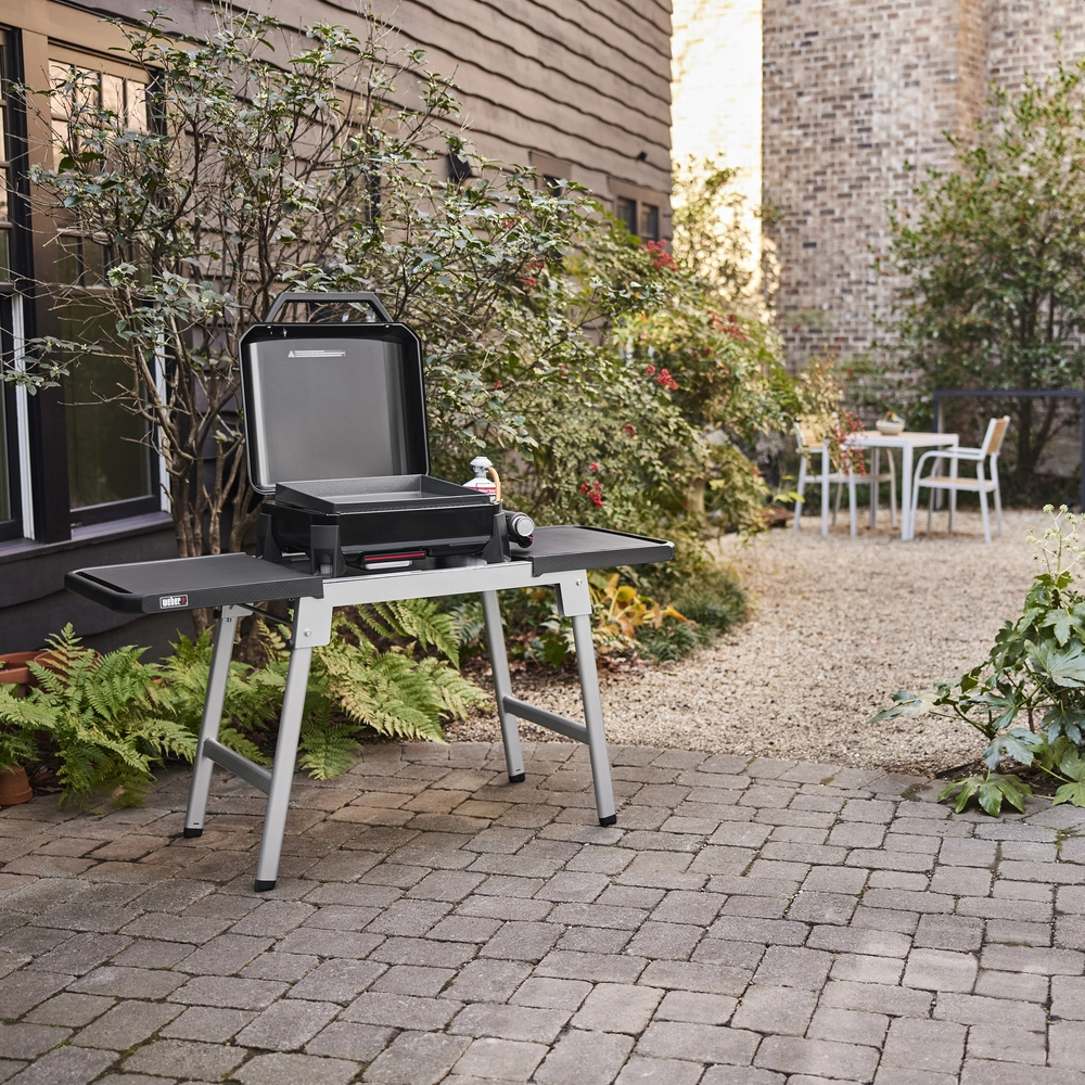 Slate_Lifestyle_1 weber plancha gázgrill 43 cm fekete