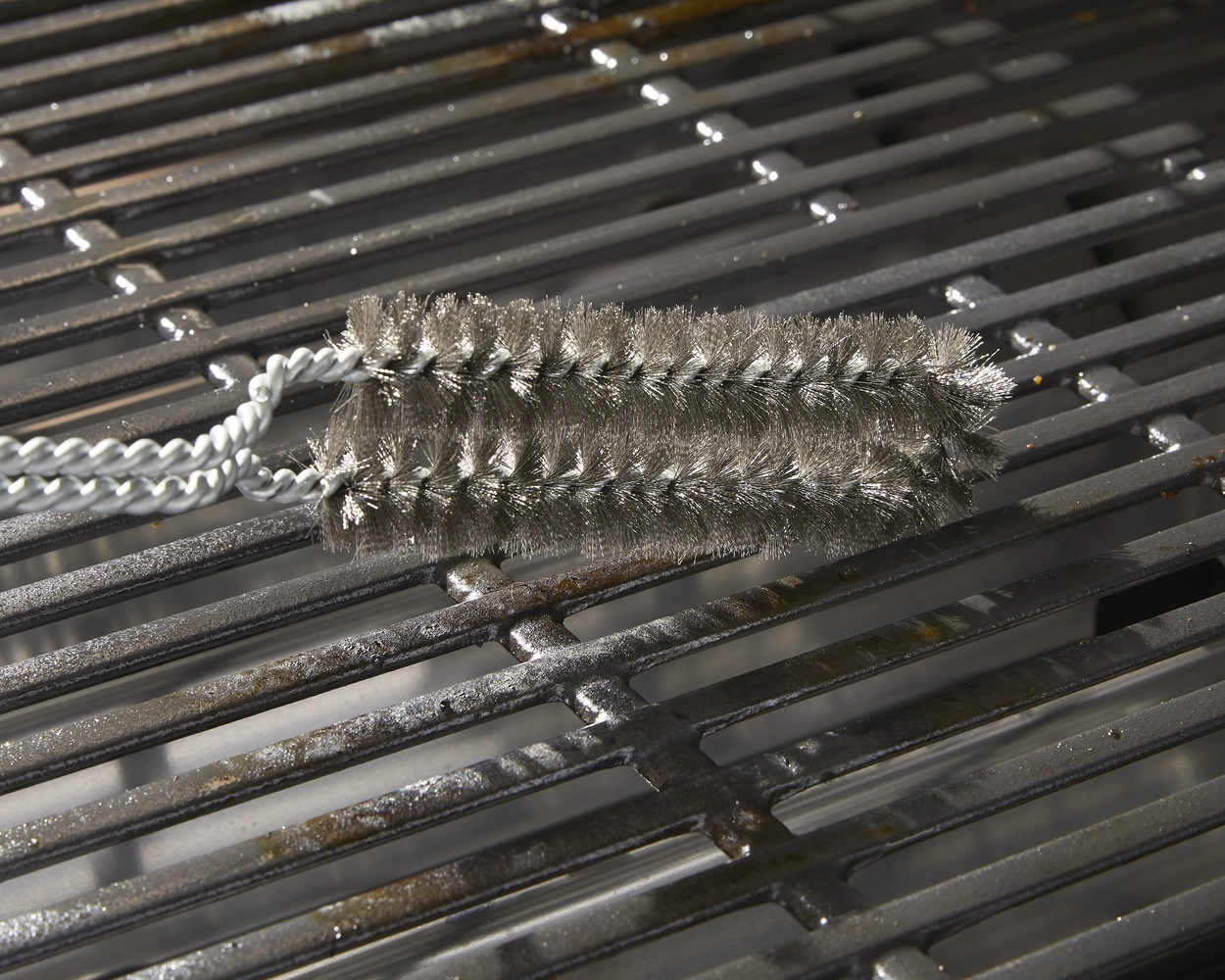 aprolekoskefe-8 45 CM-ES GRILLKEFE köz- és aprólékos GRILLTISZTÍTÁSHOZ