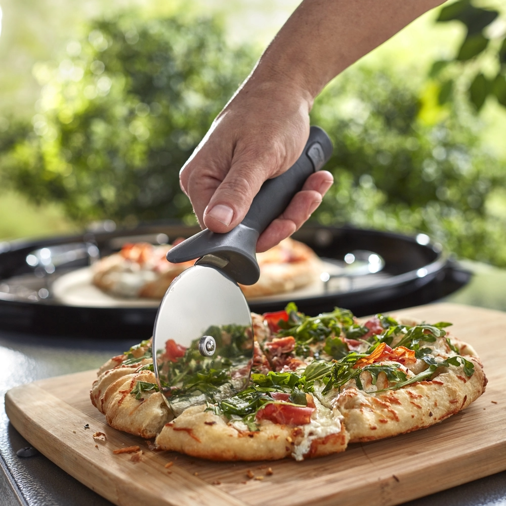 Csúszásmentes pizzavágó